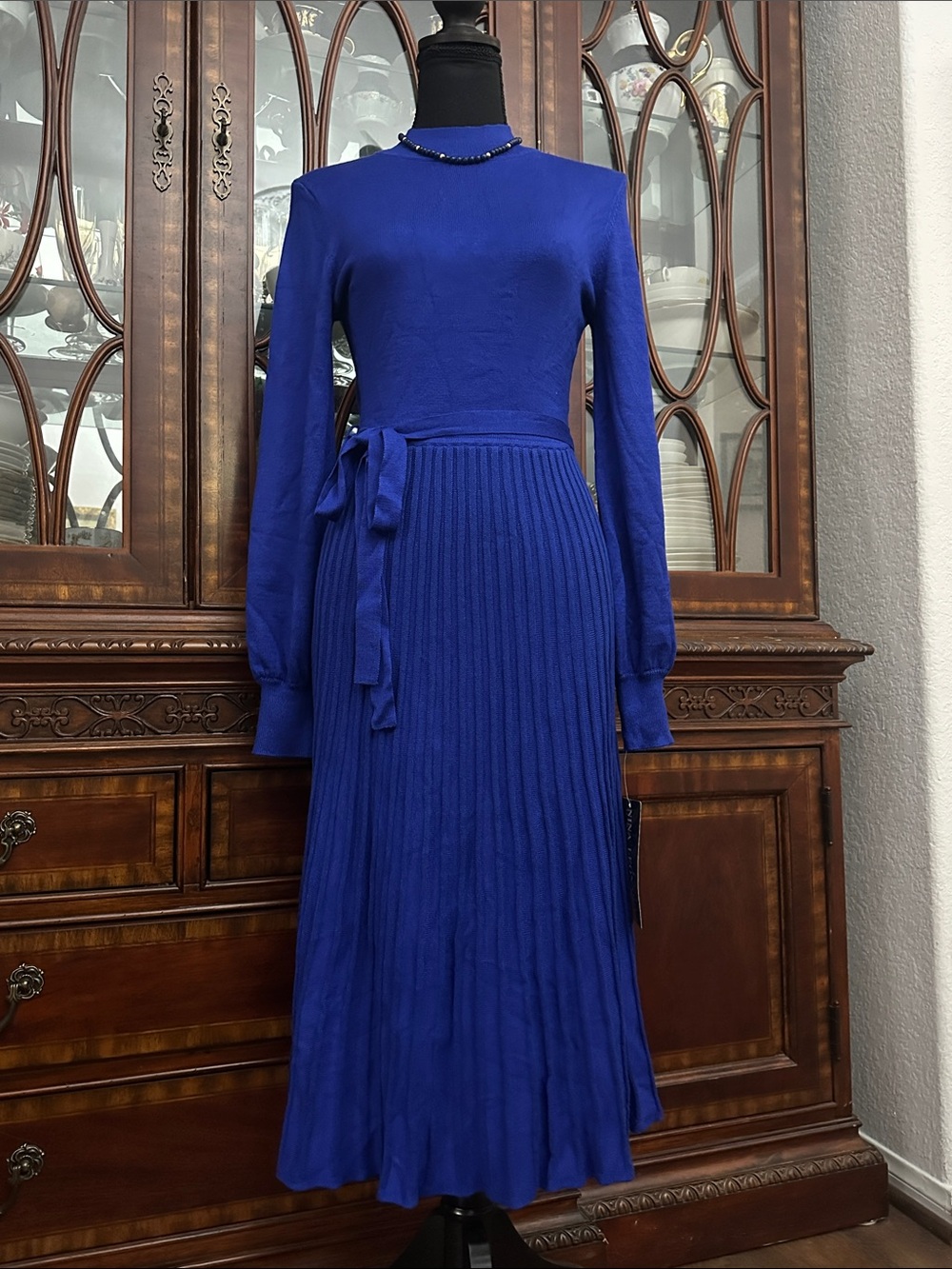 Women’s Royal Blue Long Sleeve Pleated Midi Dress